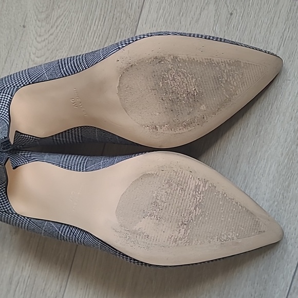 Black and White Plaid Pointed Toe Pumps - Picture 4 of 6